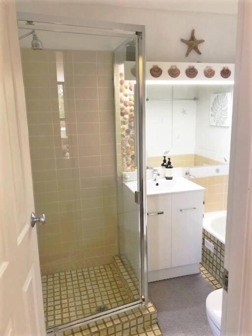Tranquil Escape - Koala Hotspot - 2 Bed 2 Bath Apt Spectacular Sea Views