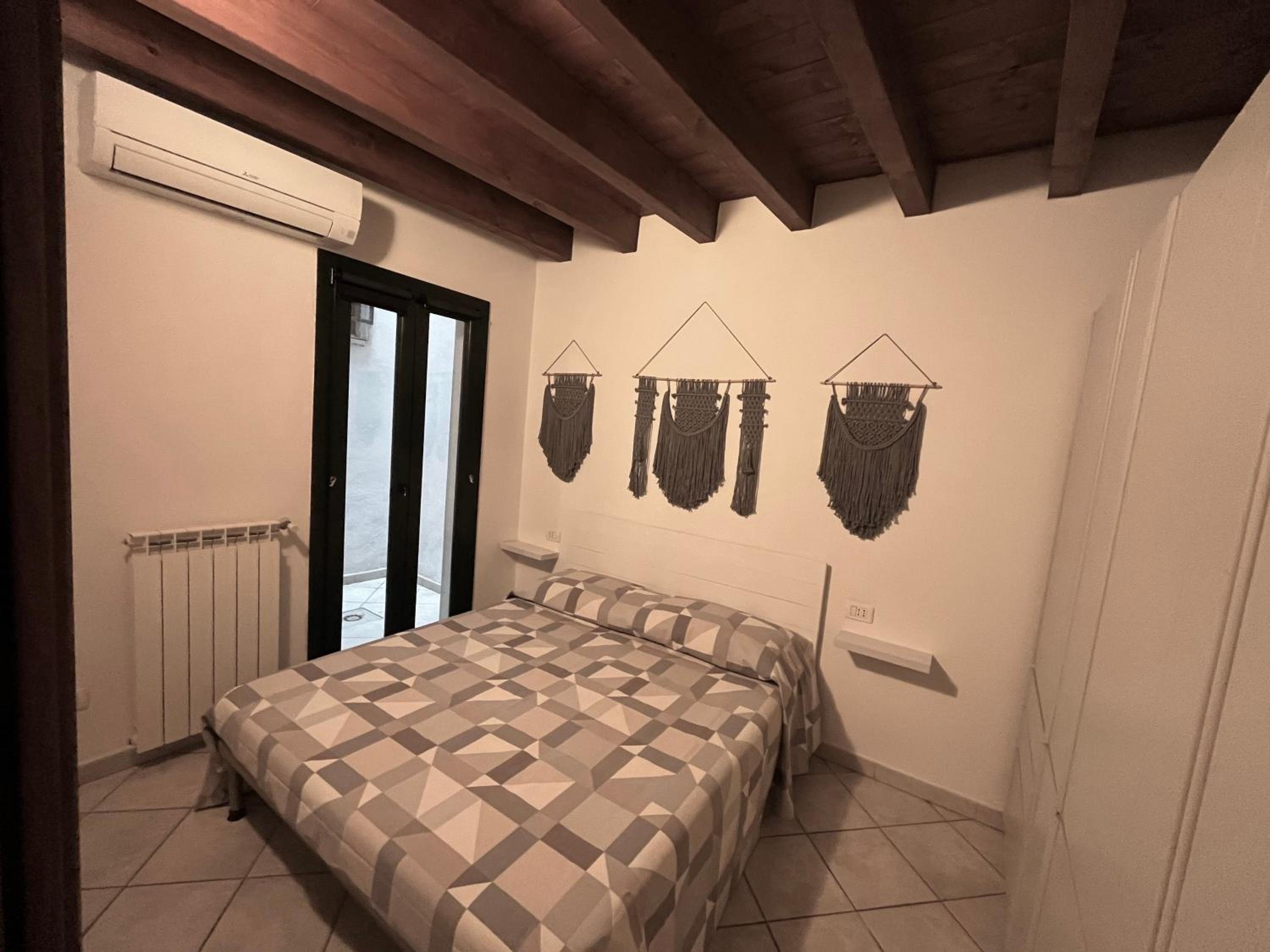 La Casa Gialla view 2