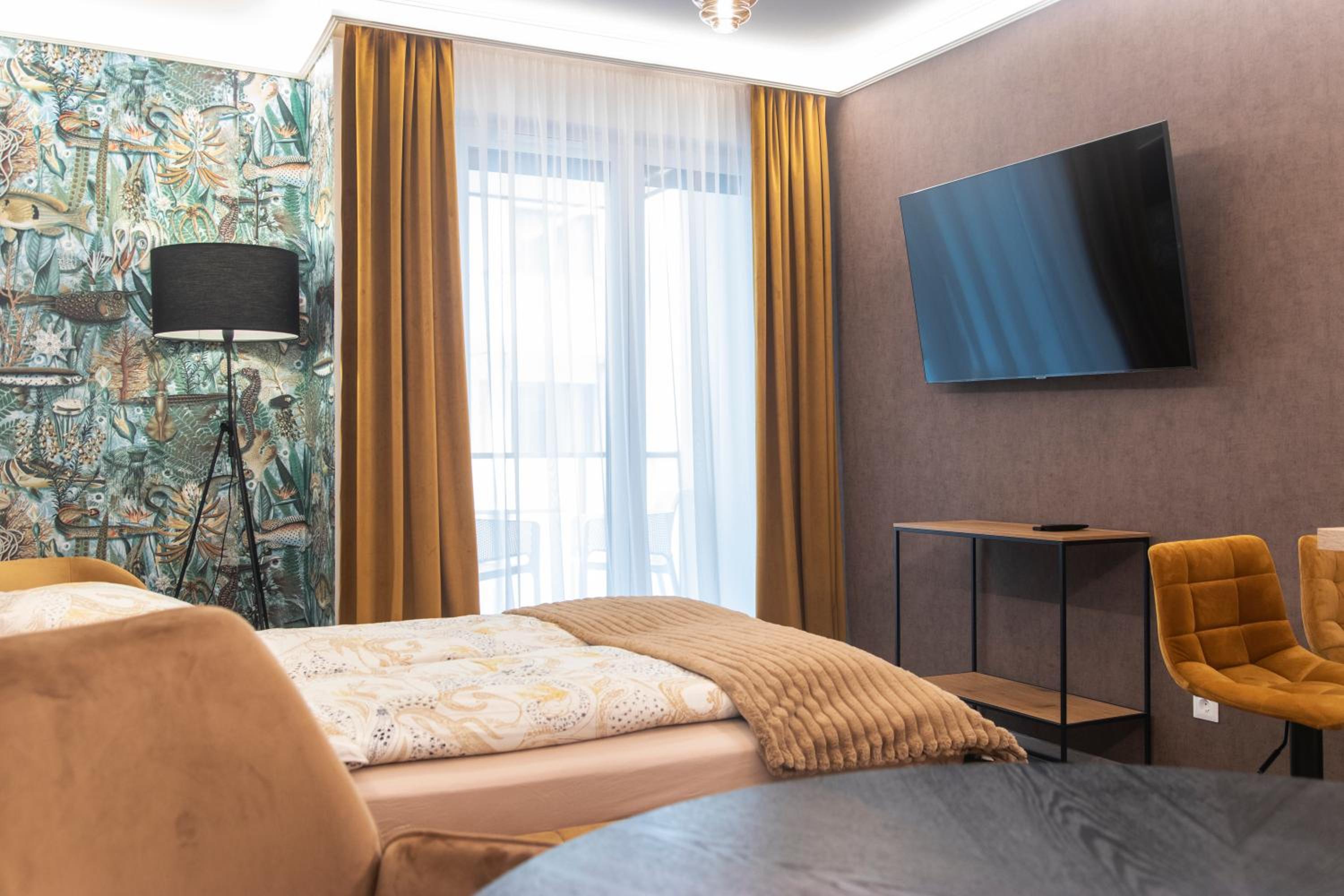 Grand Suites Central