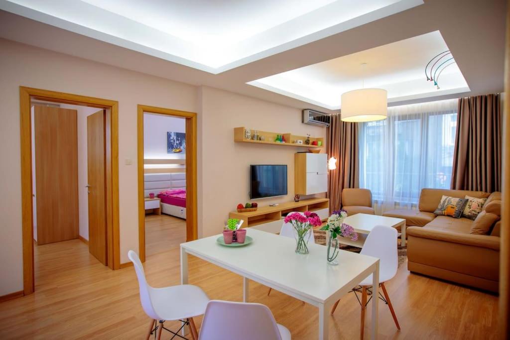 Hight Tech super center apartment