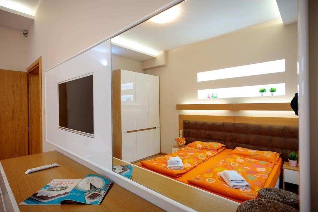 Hight Tech super center apartment