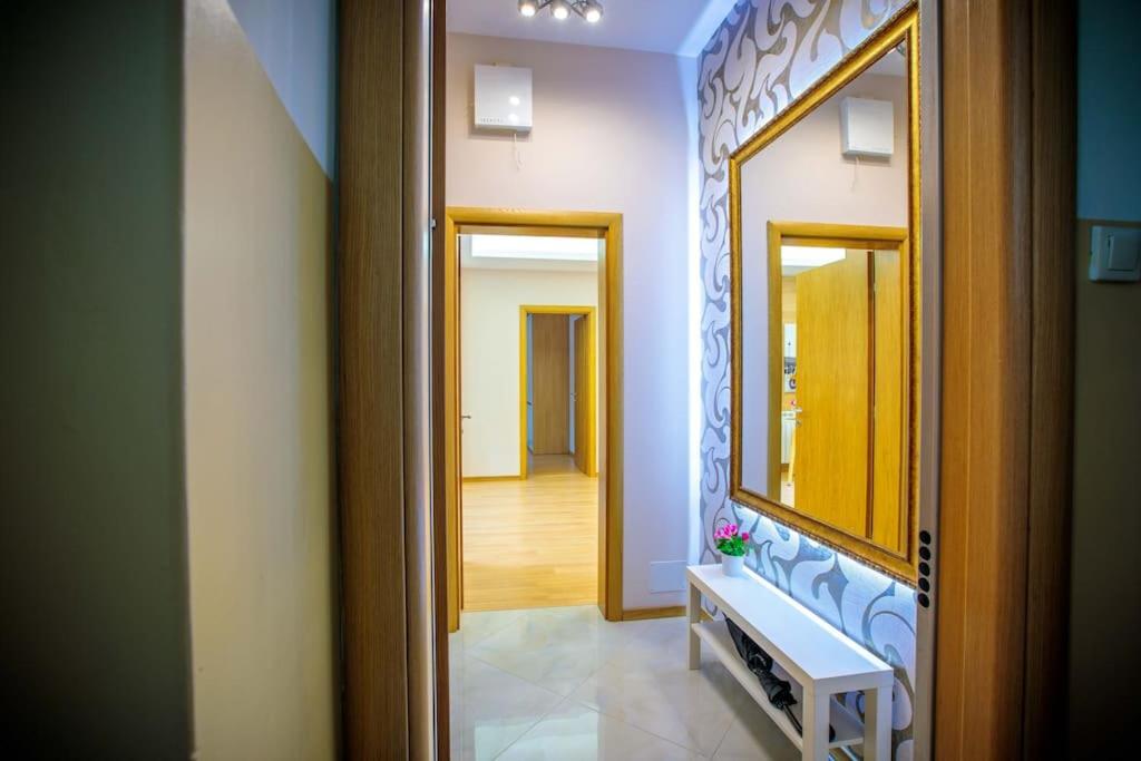 Hight Tech super center apartment
