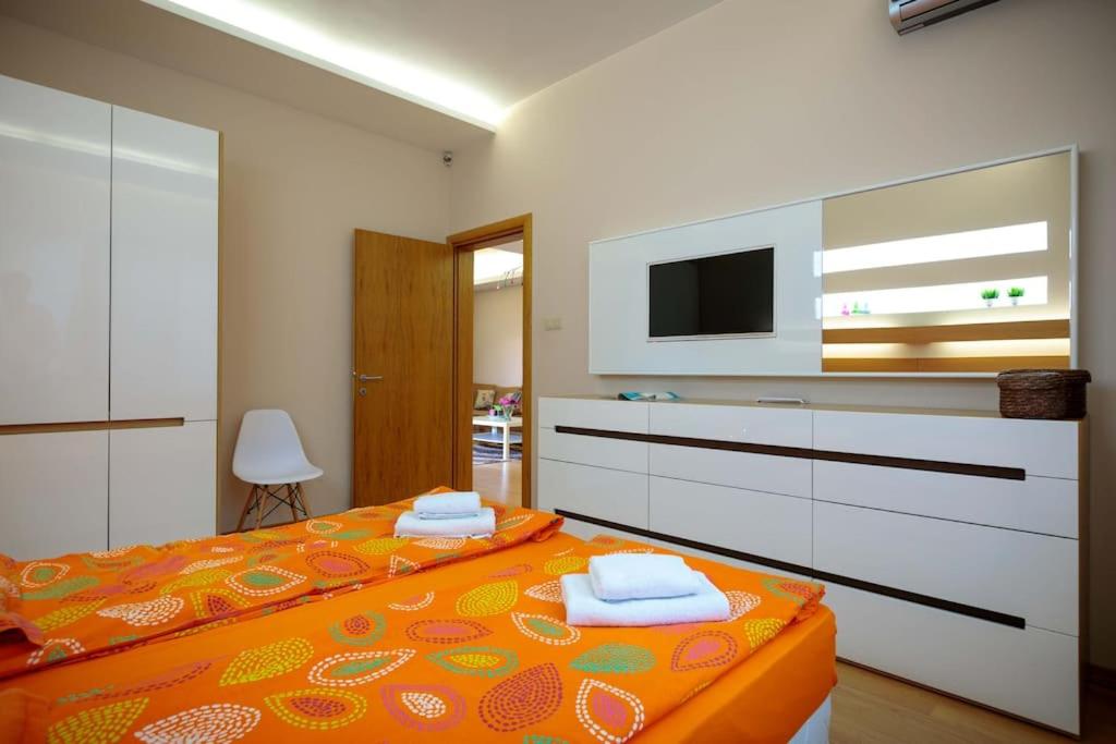 Hight Tech super center apartment