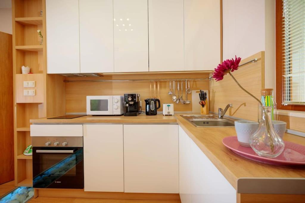 Hight Tech super center apartment