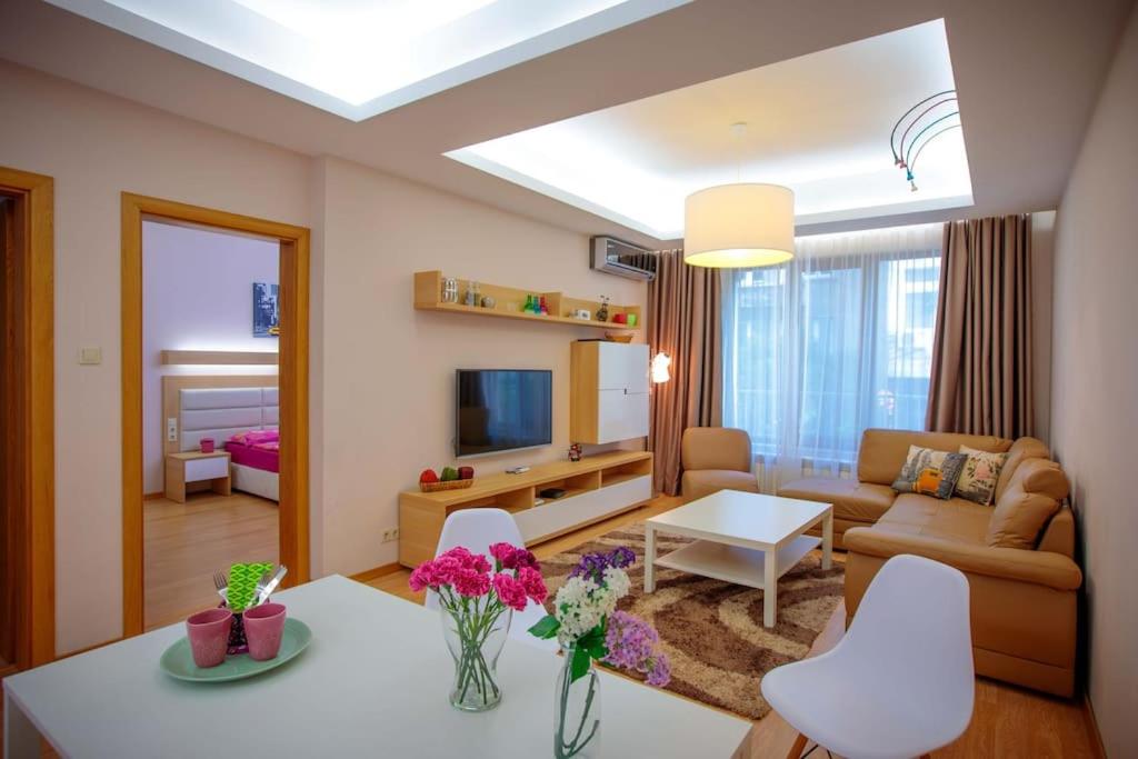 Hight Tech super center apartment