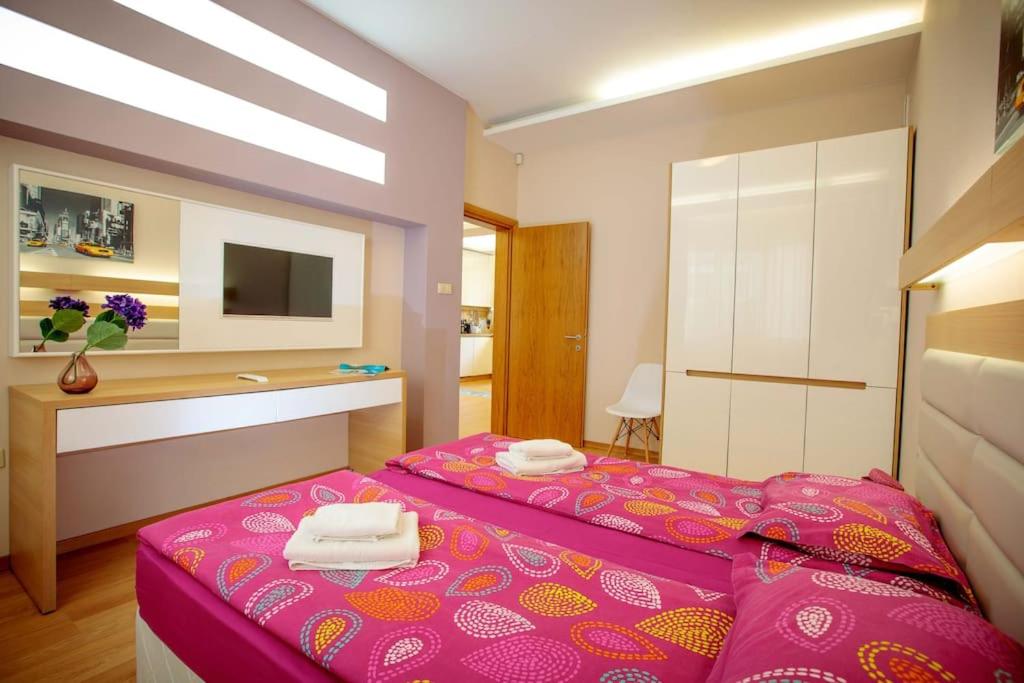 Hight Tech super center apartment
