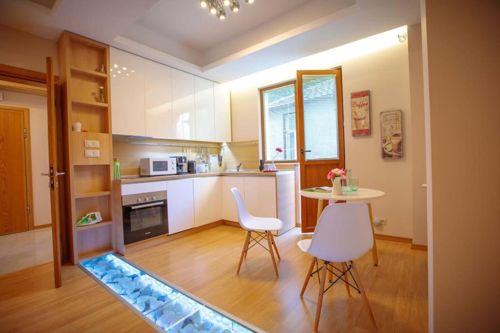 Hight Tech super center apartment