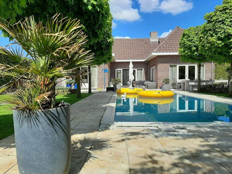 Gastehuis Madiba met privé zwembad en jacuzzi
