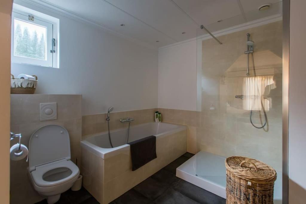 Gastehuis Madiba met privé zwembad en jacuzzi