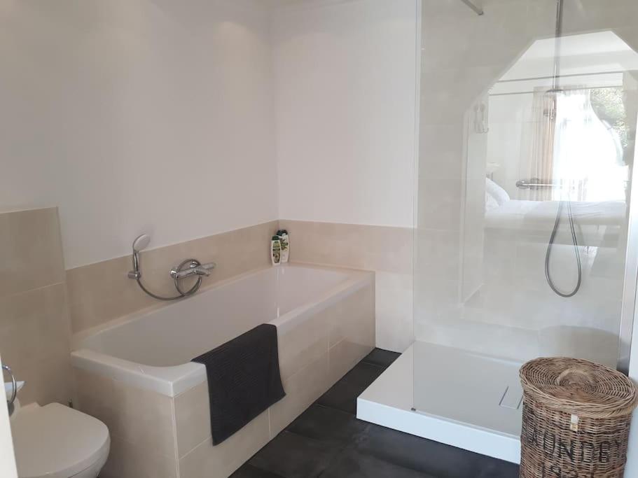 Gastehuis Madiba met privé zwembad en jacuzzi
