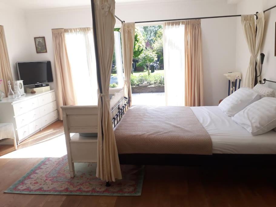 Gastehuis Madiba met privé zwembad en jacuzzi