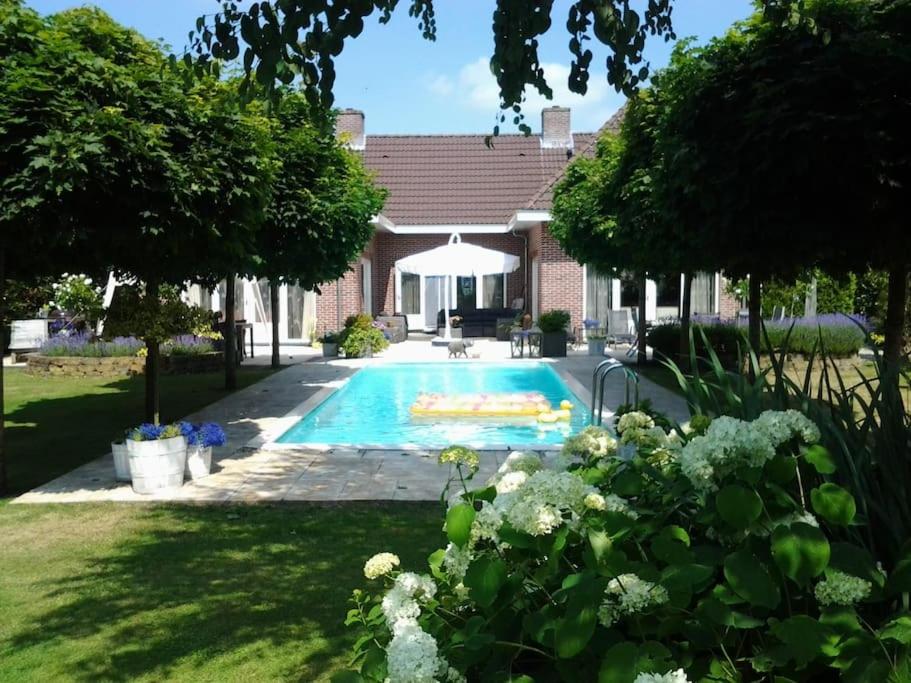 Gastehuis Madiba met privé zwembad en jacuzzi