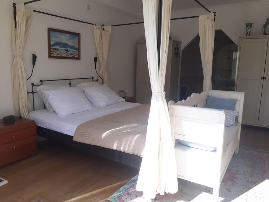 Gastehuis Madiba met privé zwembad en jacuzzi