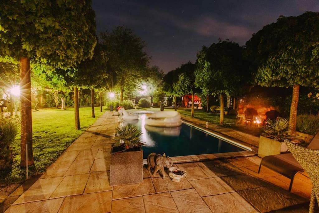 Gastehuis Madiba met privé zwembad en jacuzzi