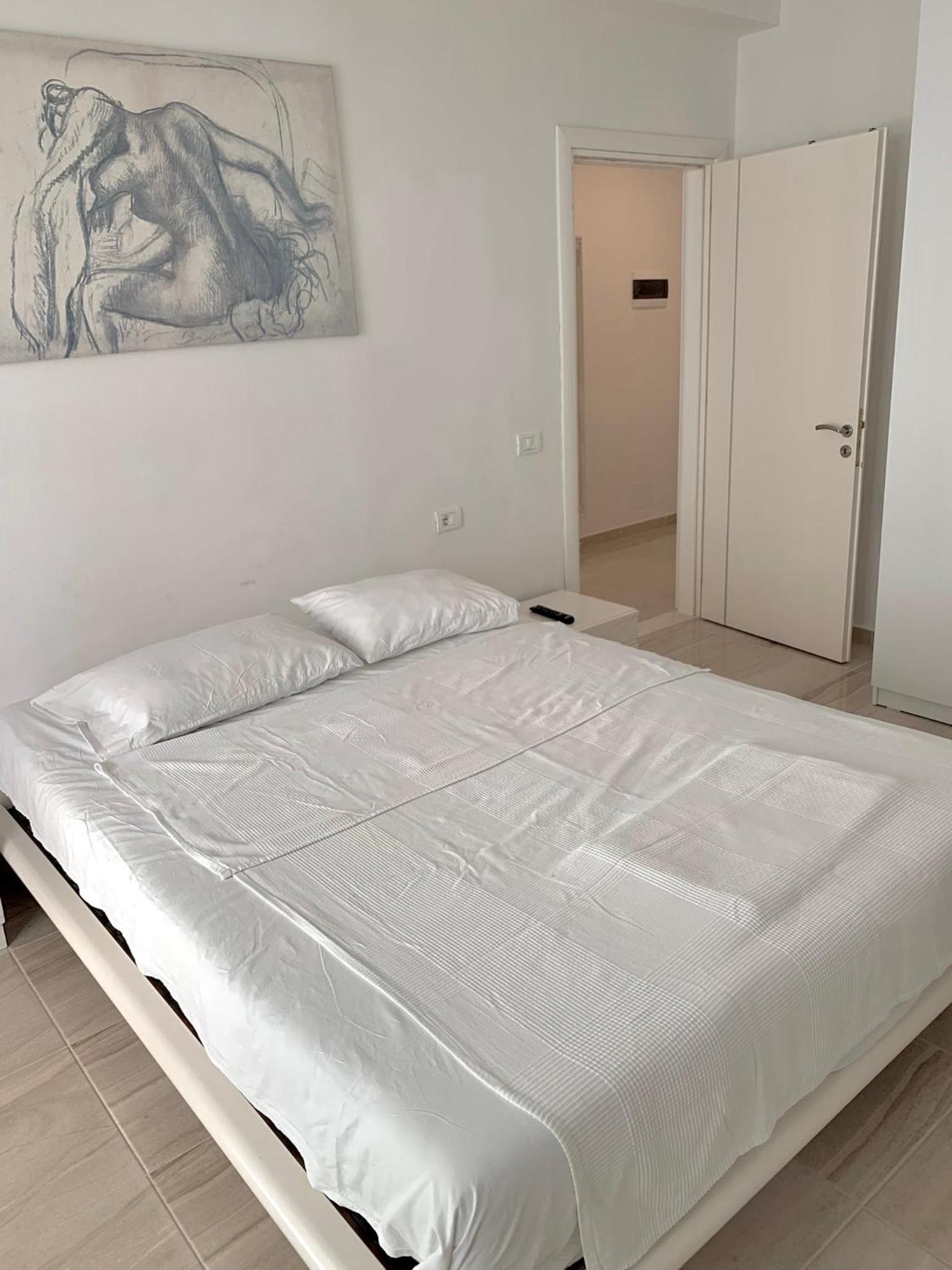 Loli Apartment Luxury white Residence