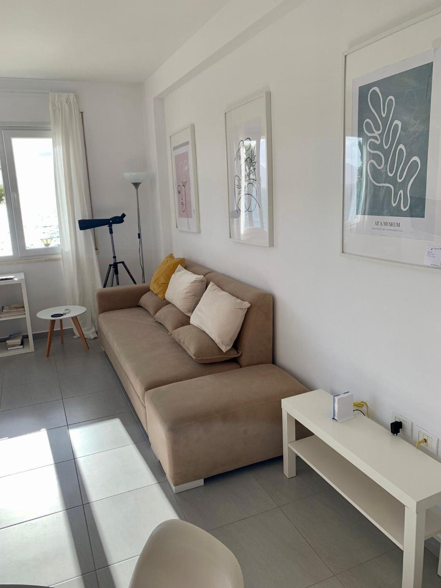 Loli Apartment Luxury white Residence