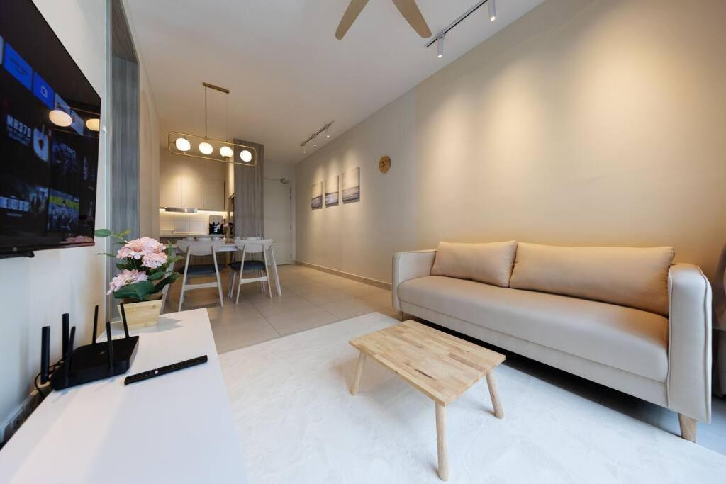 Cozy House Majestic Maxim Cheras Connaught 夜市中文房东