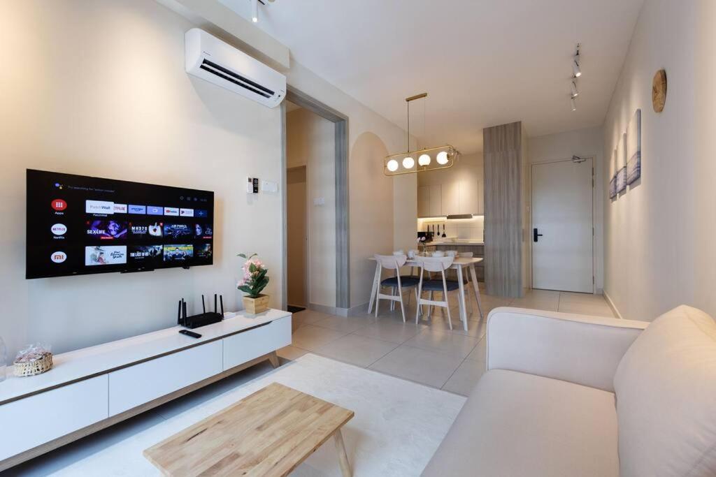 Cozy House Majestic Maxim Cheras Connaught 夜市中文房东