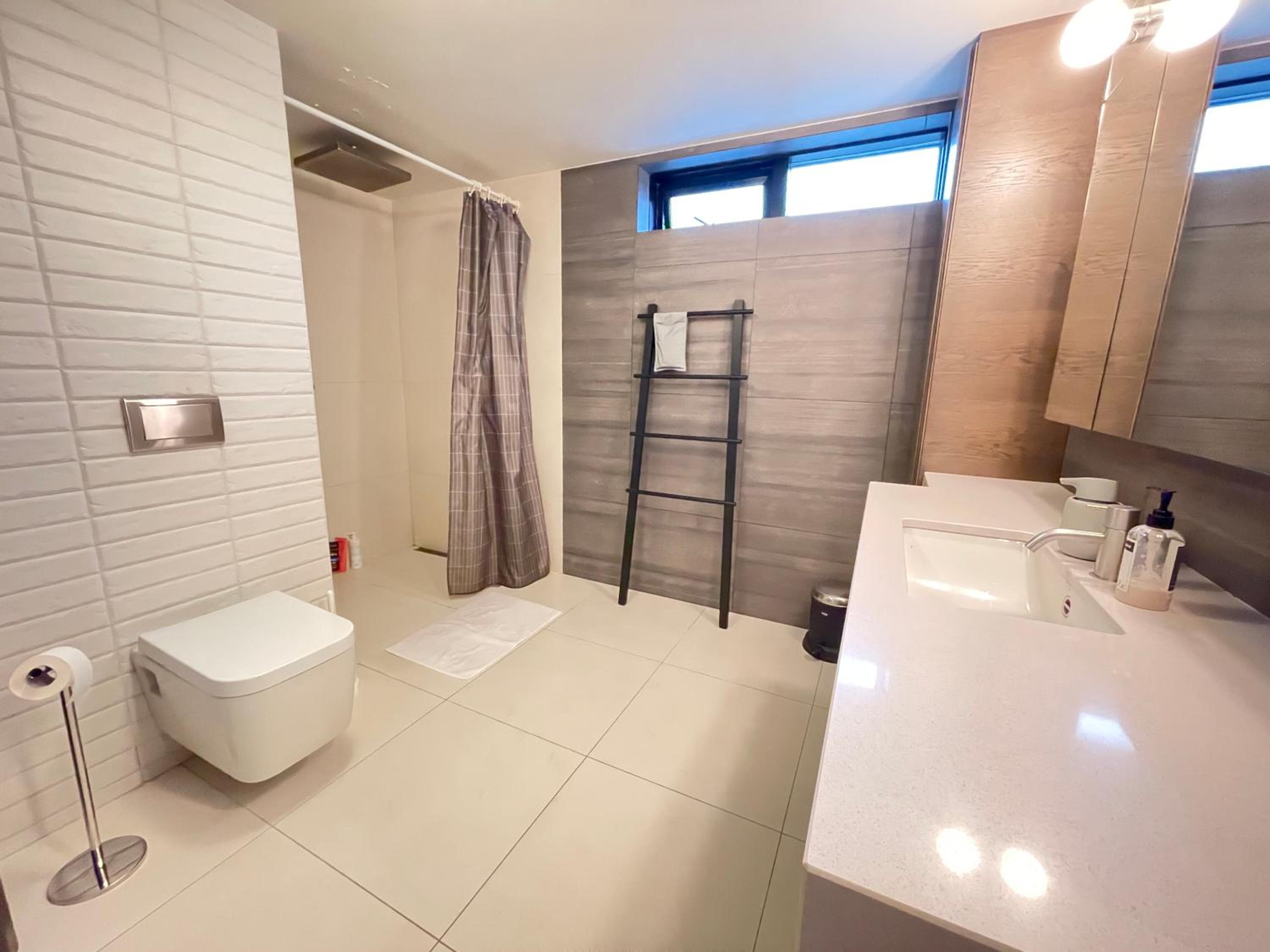 Modern family friendly house centrally located in Reykjavik