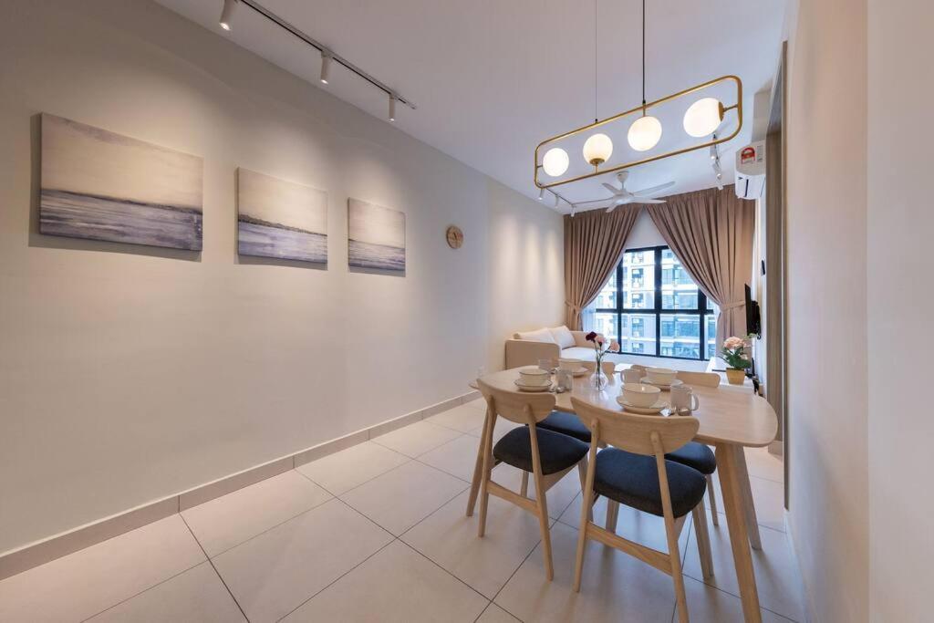 Cozy House Majestic Maxim Cheras Connaught 夜市中文房东