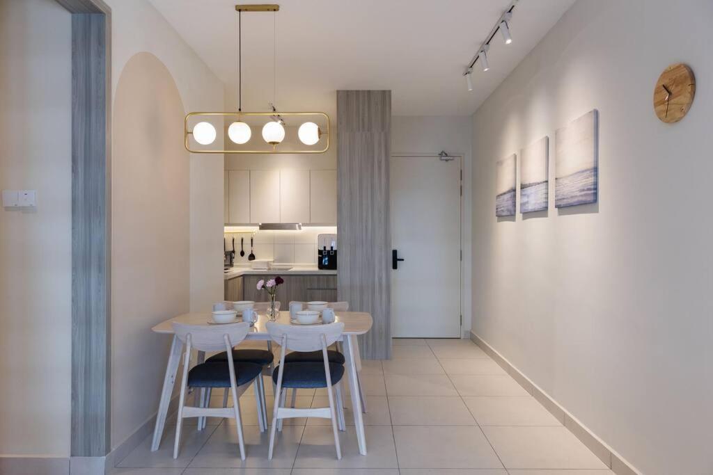 Cozy House Majestic Maxim Cheras Connaught 夜市中文房东
