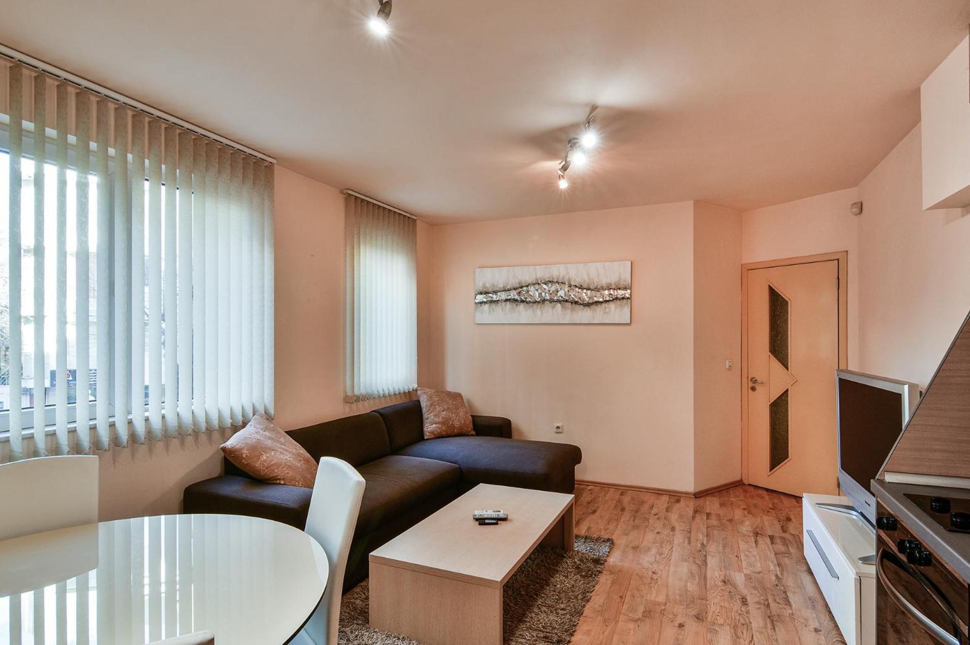 Budget 1BR flat downtown Varna