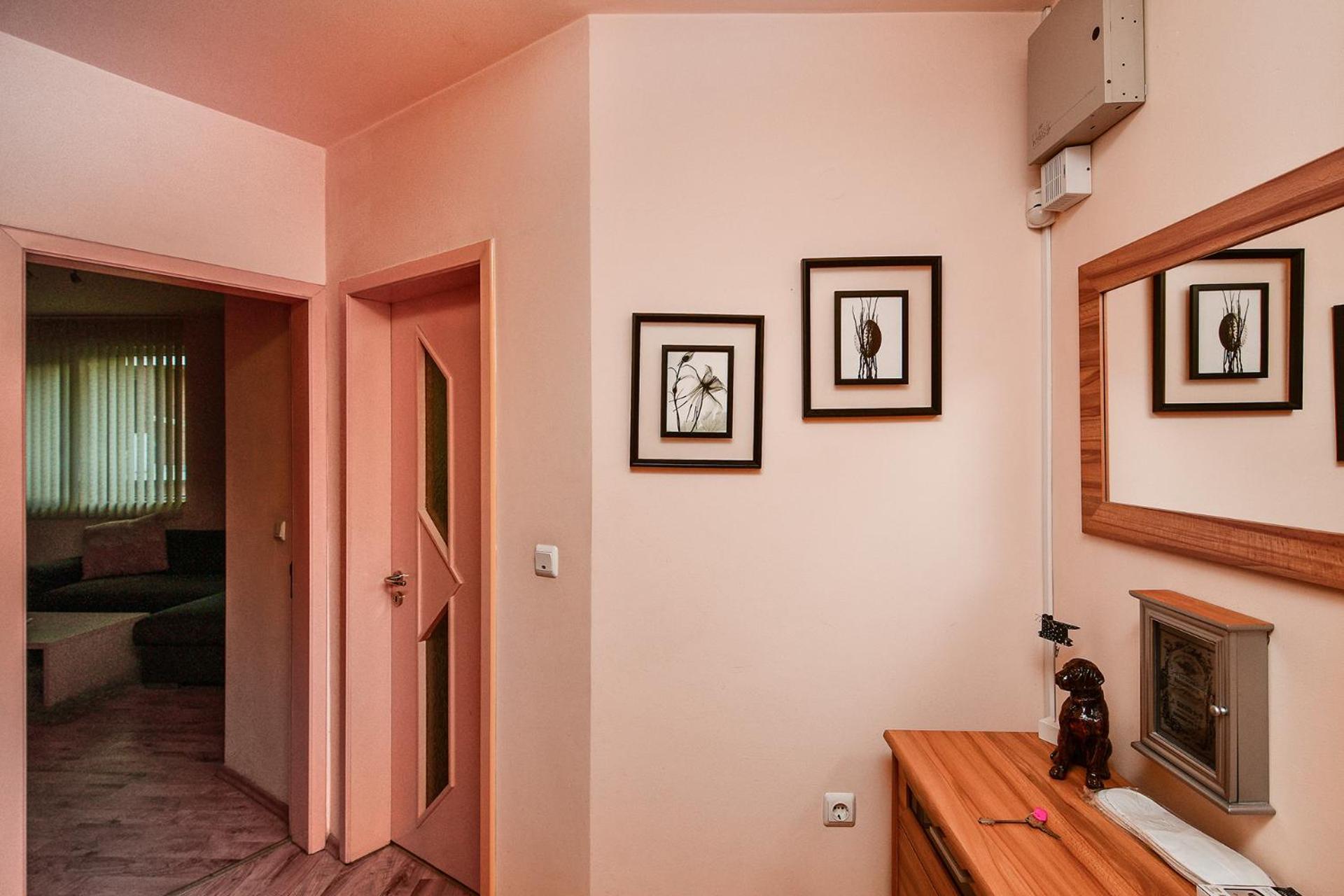 Budget 1BR flat downtown Varna