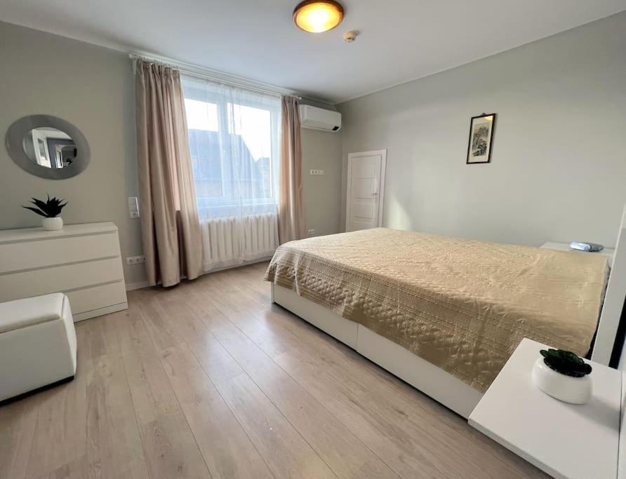 Hotel Kotedžas nuomai - Retro 70, Šiauliai - Image 1