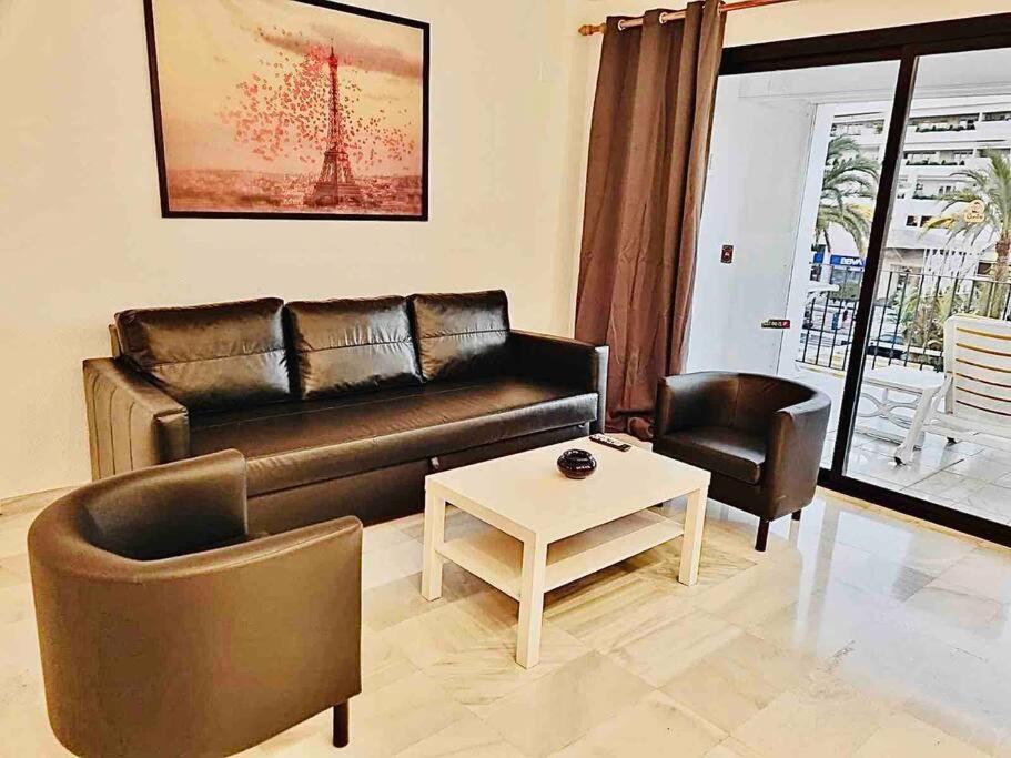 PUERTO BANUS, 2 ROOMS, POOL AND PRIVATE PARKING. view 3