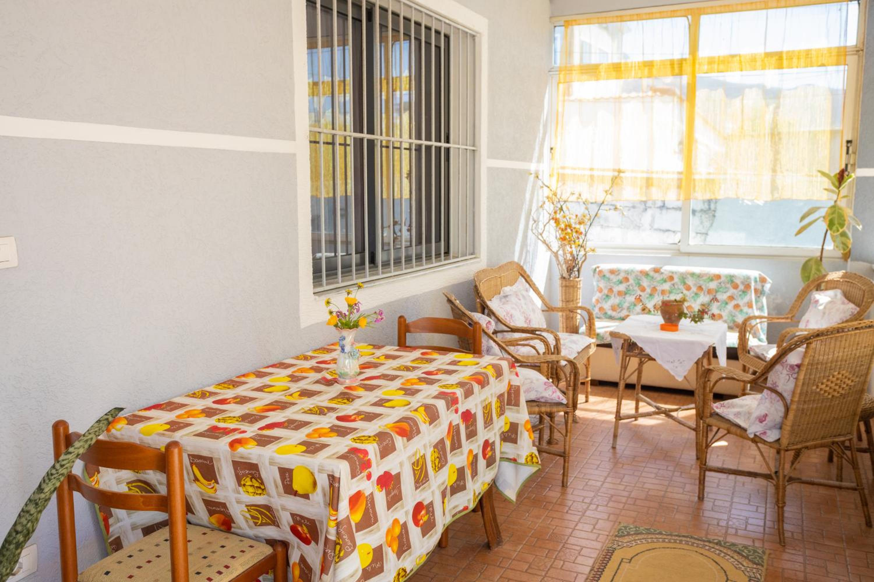 Vila AULONA