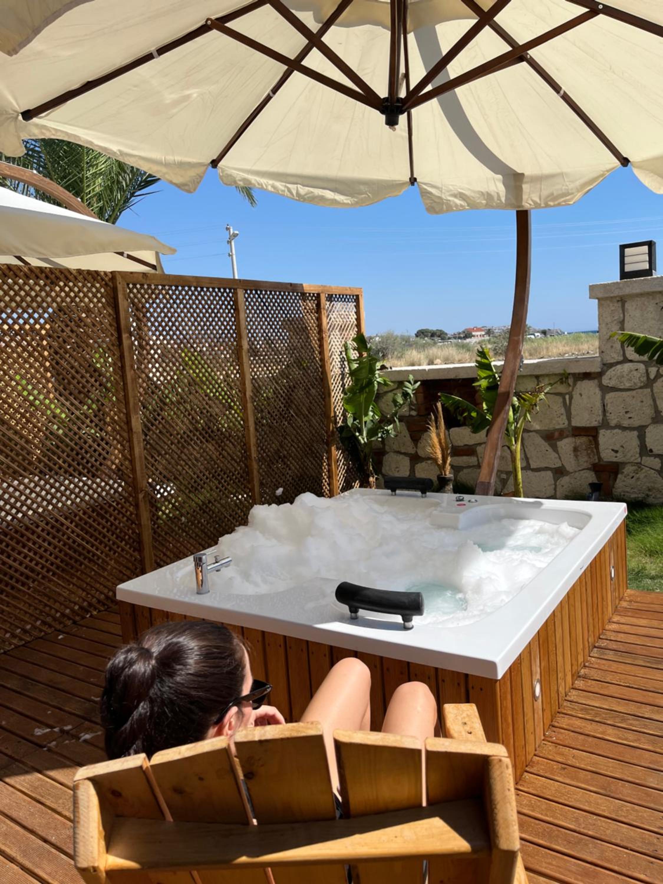 LAGOM HOTEL