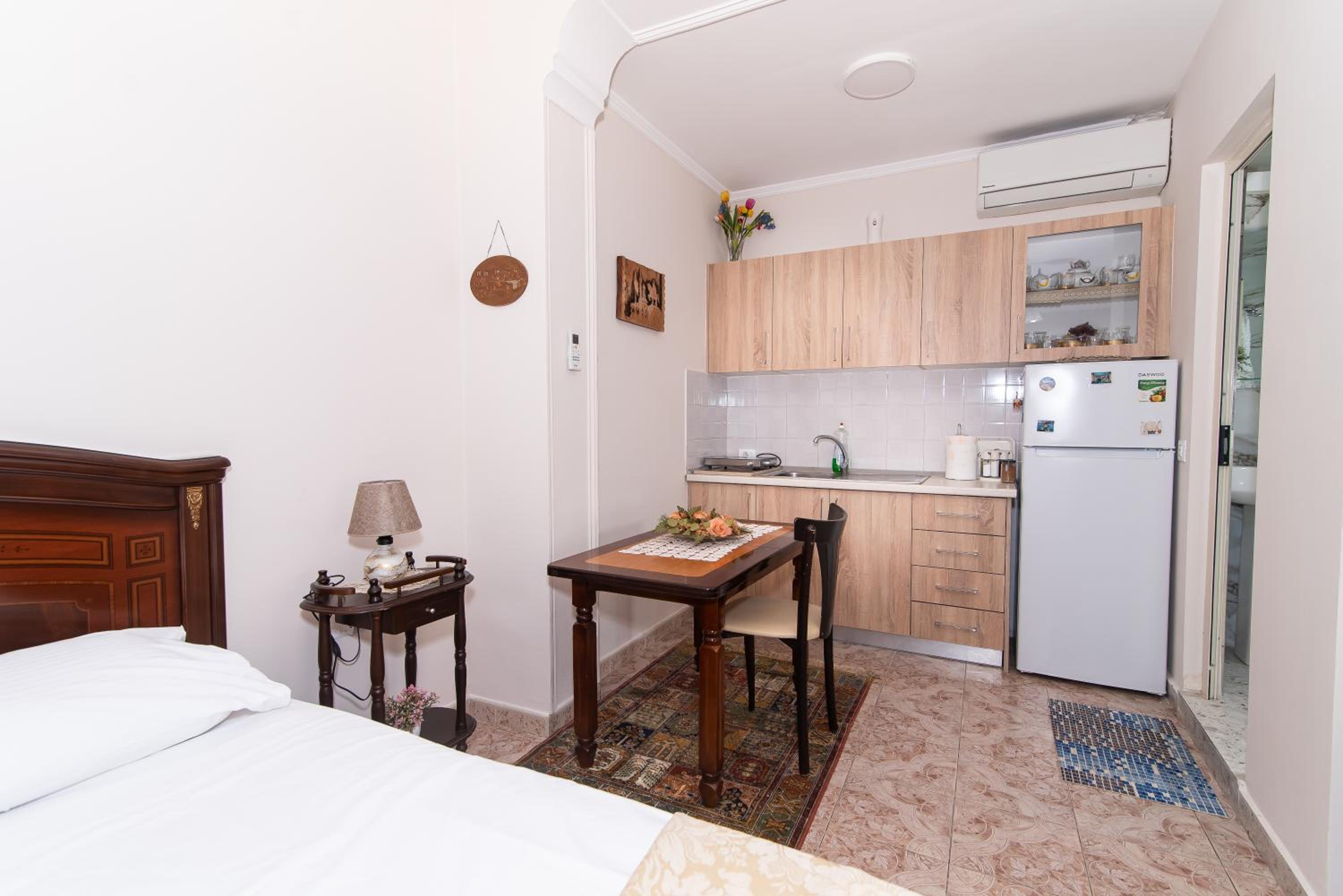 ERLA'S apartment