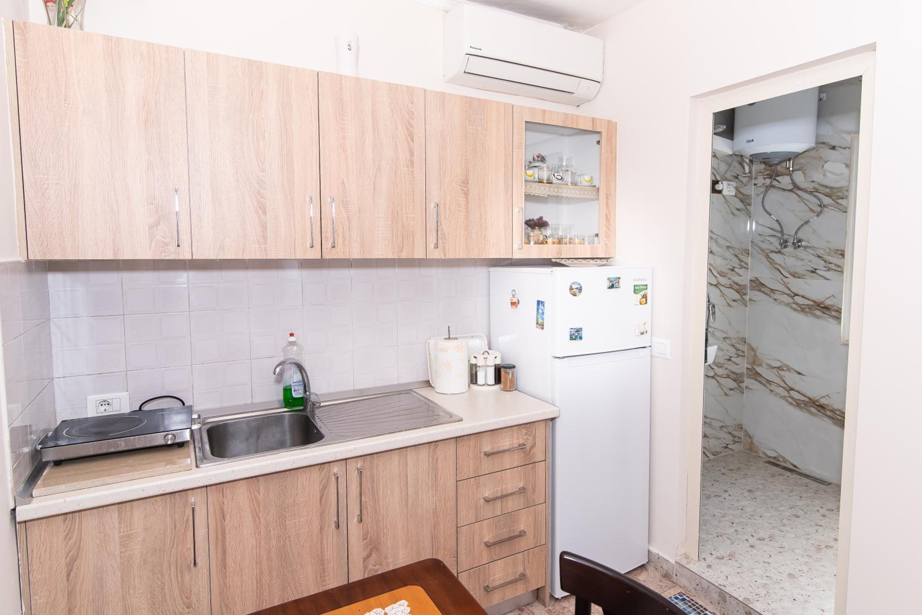 ERLA'S apartment