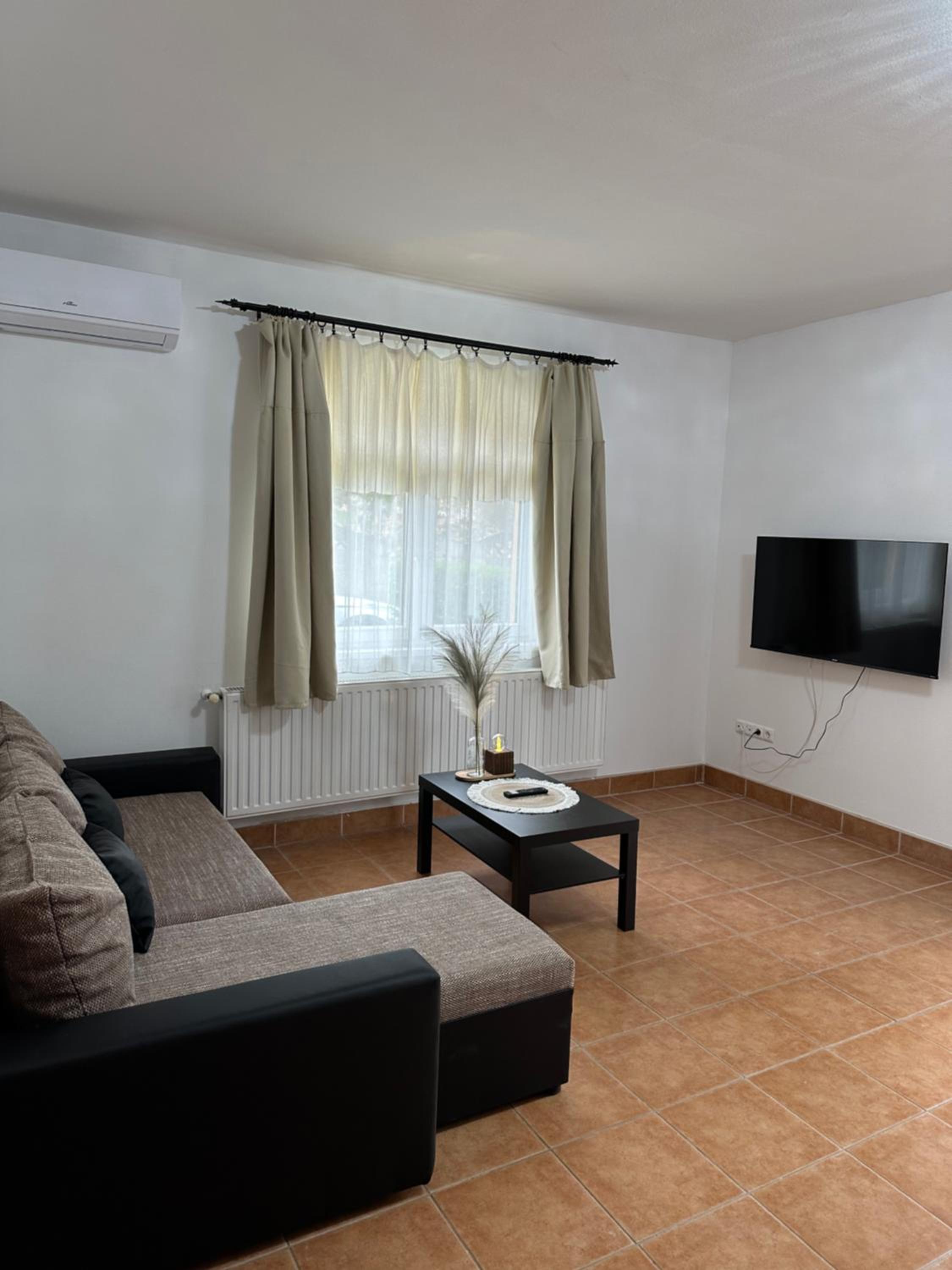 4 You Mini Apartman Egerszalók view 3