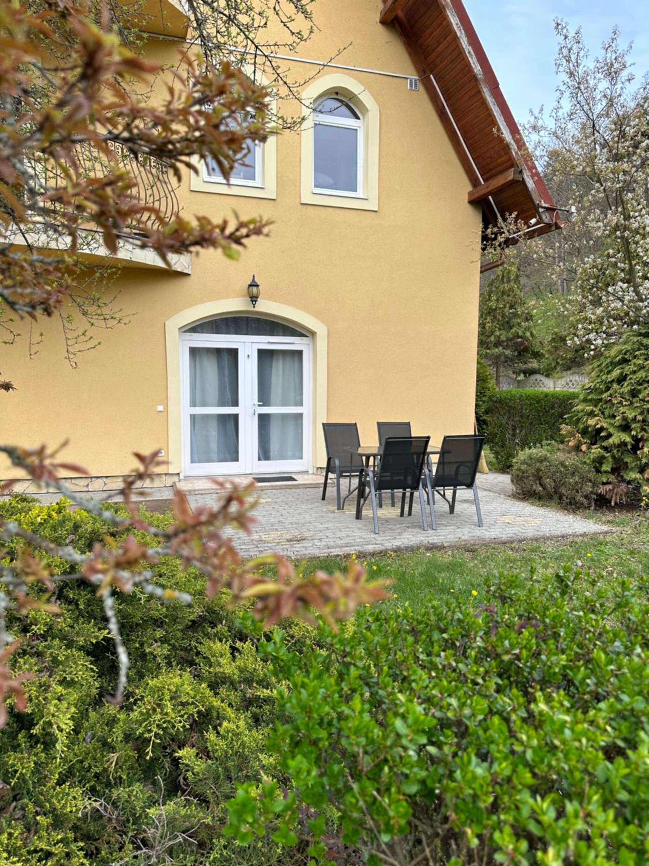 4 You Mini Apartman Egerszalók view 4