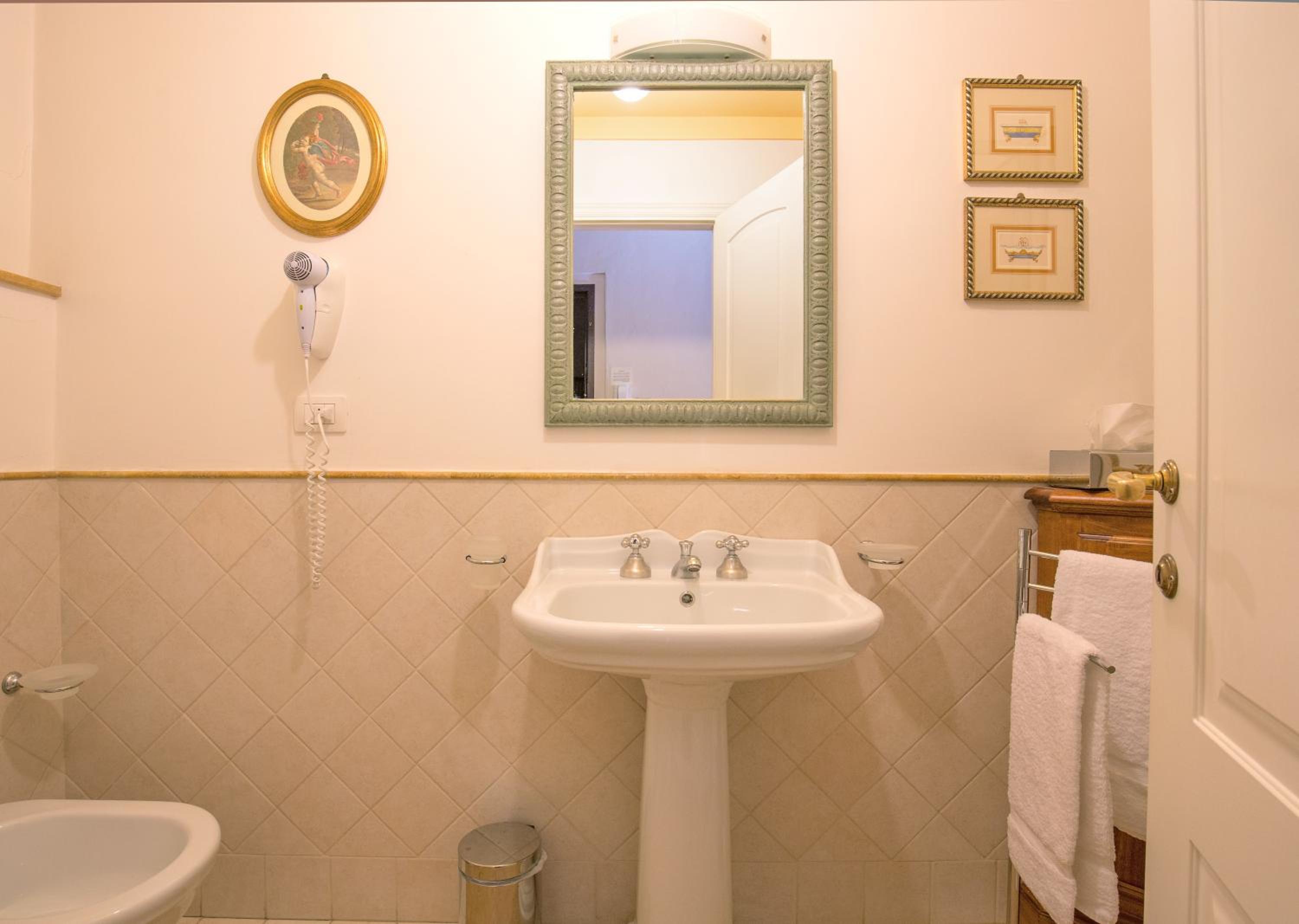 La Casa Del Garbo - Luxury Rooms & Suite