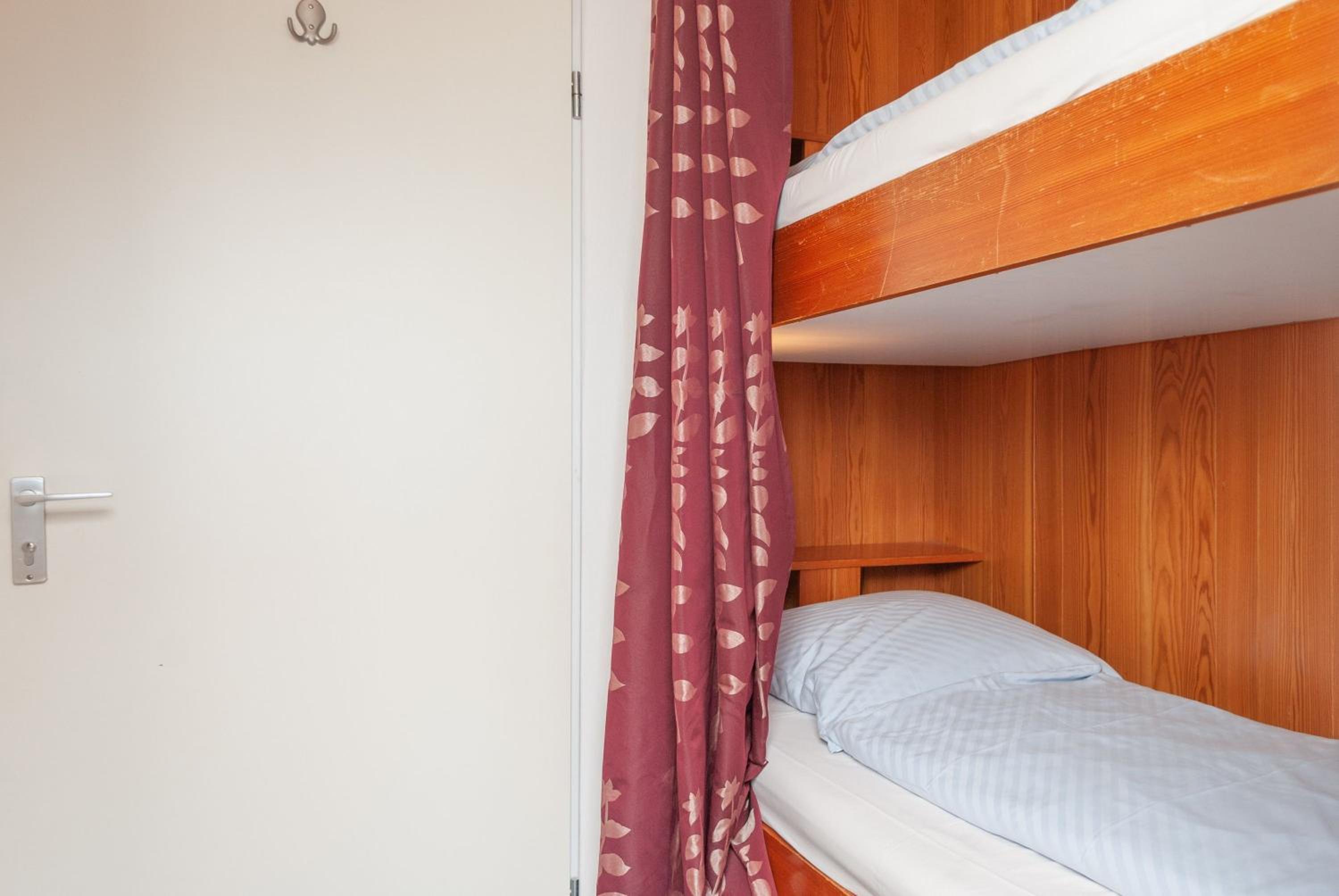 Hanseatic 604
