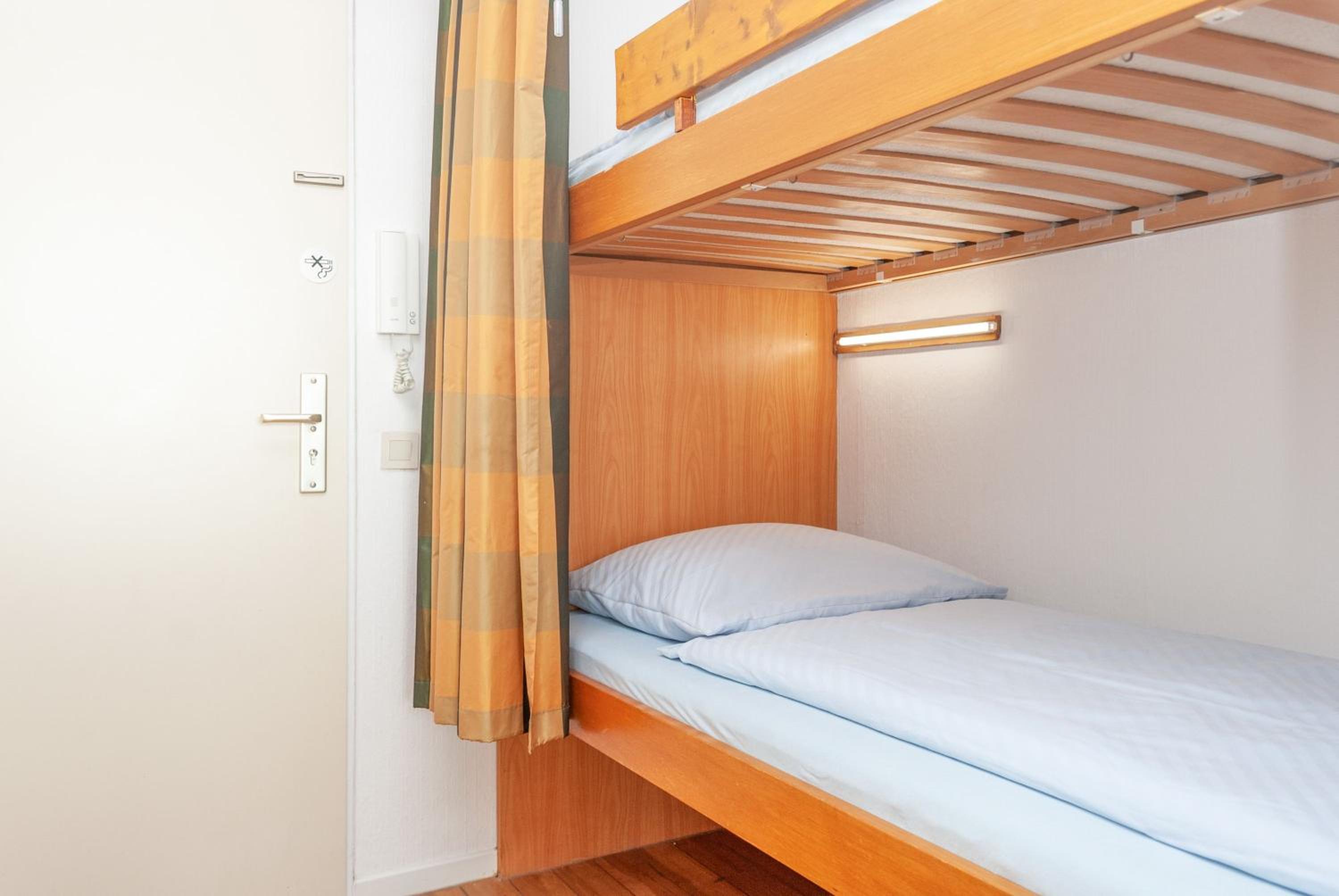 Hanseatic 801