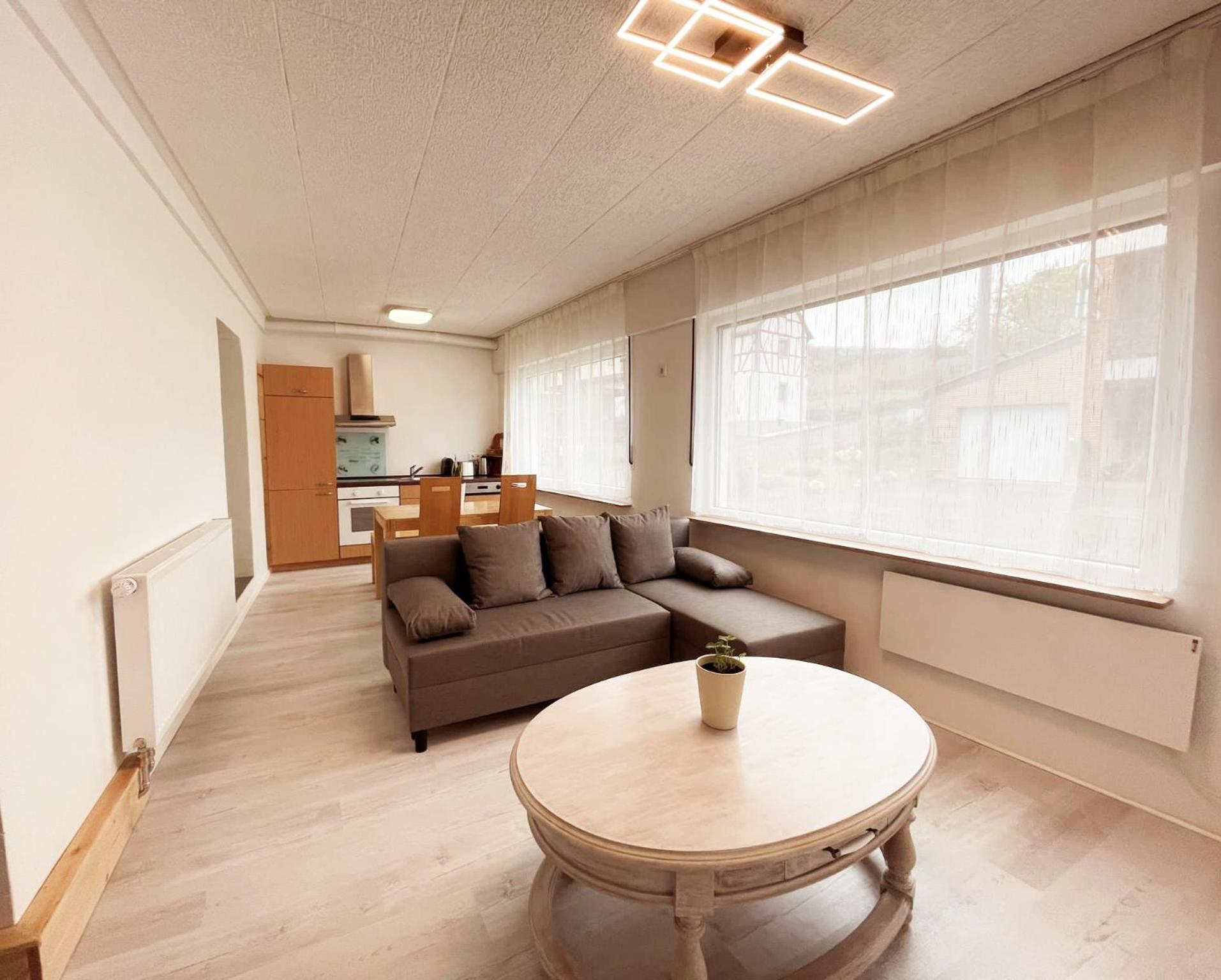 Blue Lagoon Holiday Apartments & Double Room with Balcony