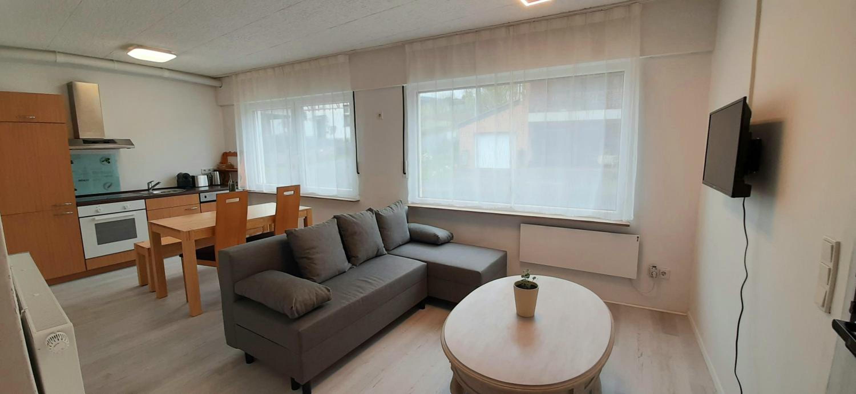 Blue Lagoon Holiday Apartments & Double Room with Balcony