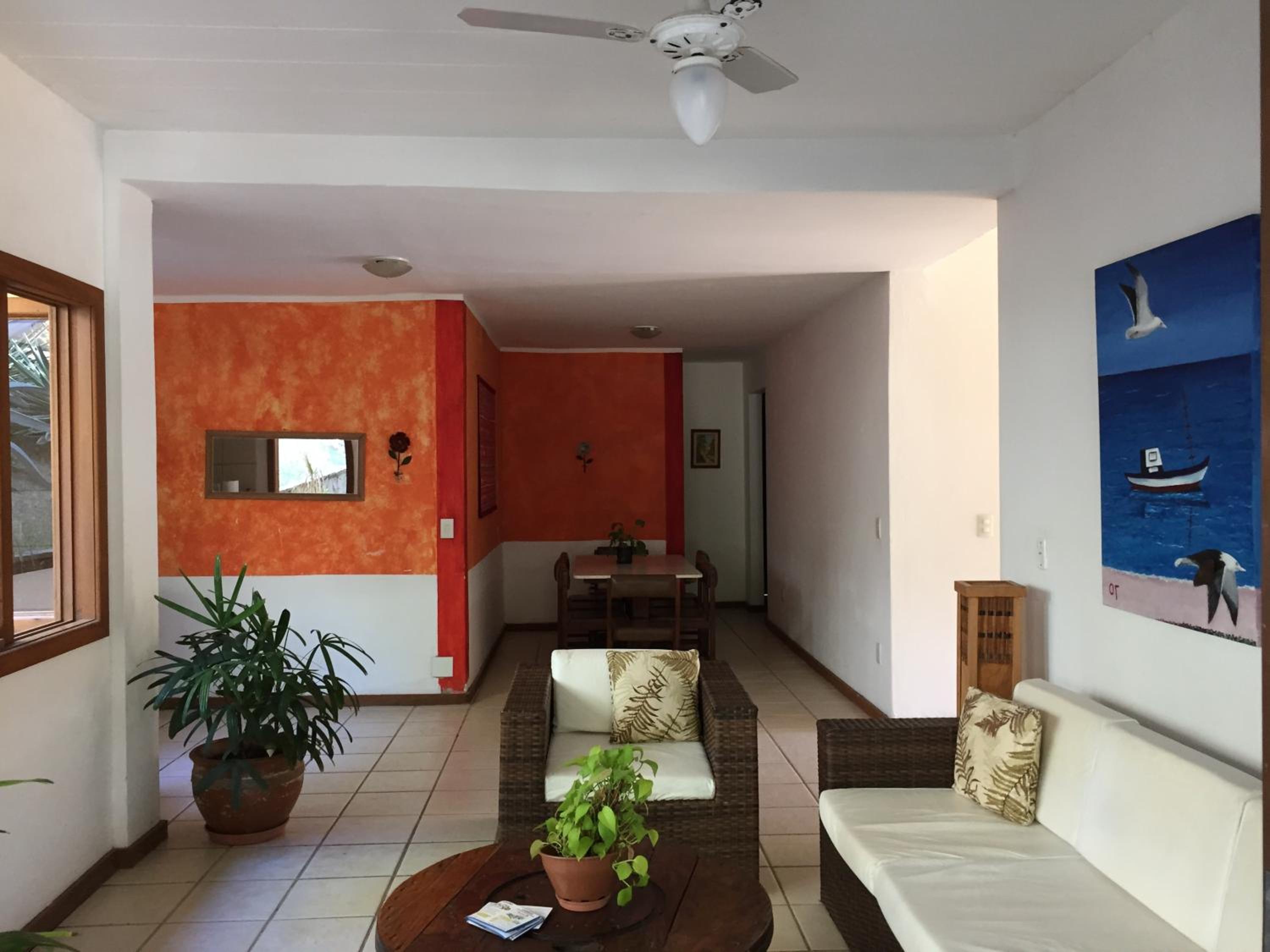 Praia da Ferradurinha Guest House