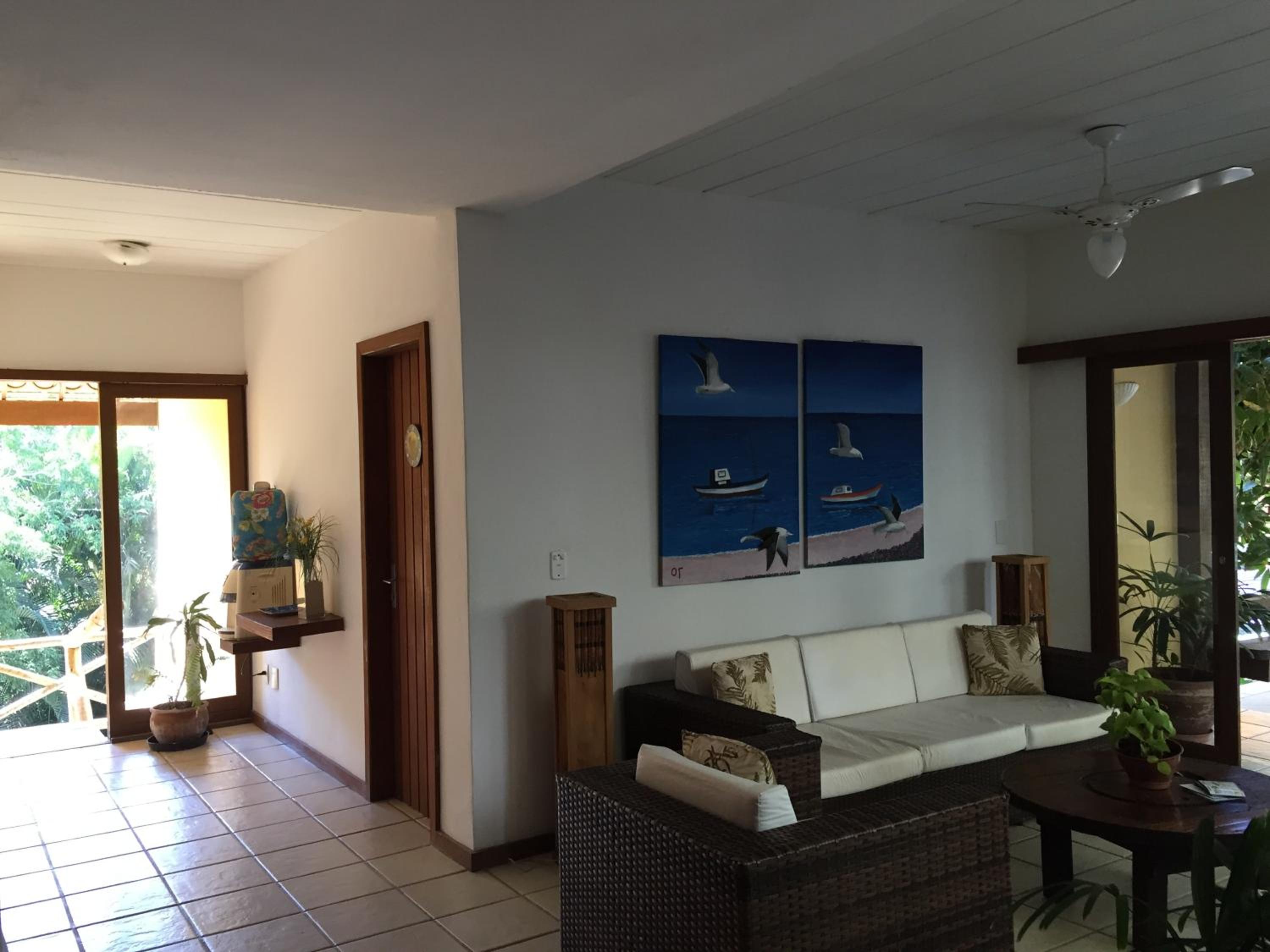Praia da Ferradurinha Guest House