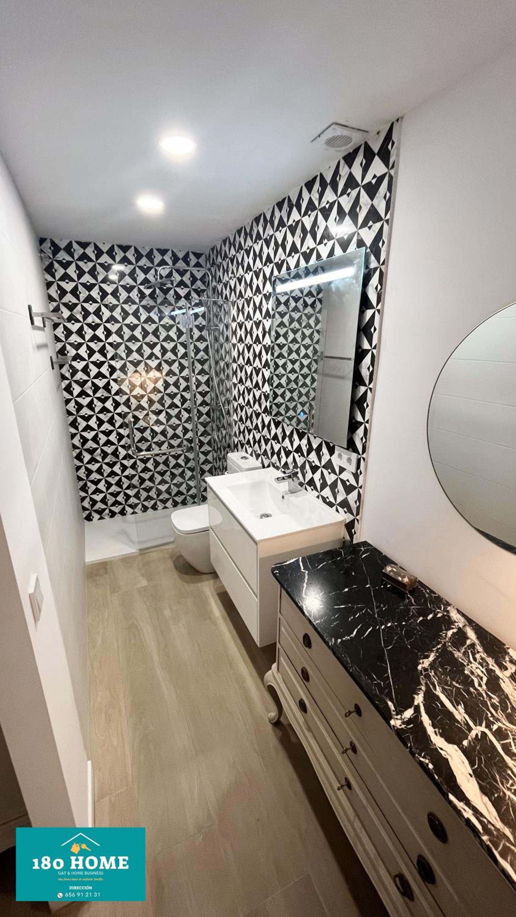 180 home Luxury Redes view 4
