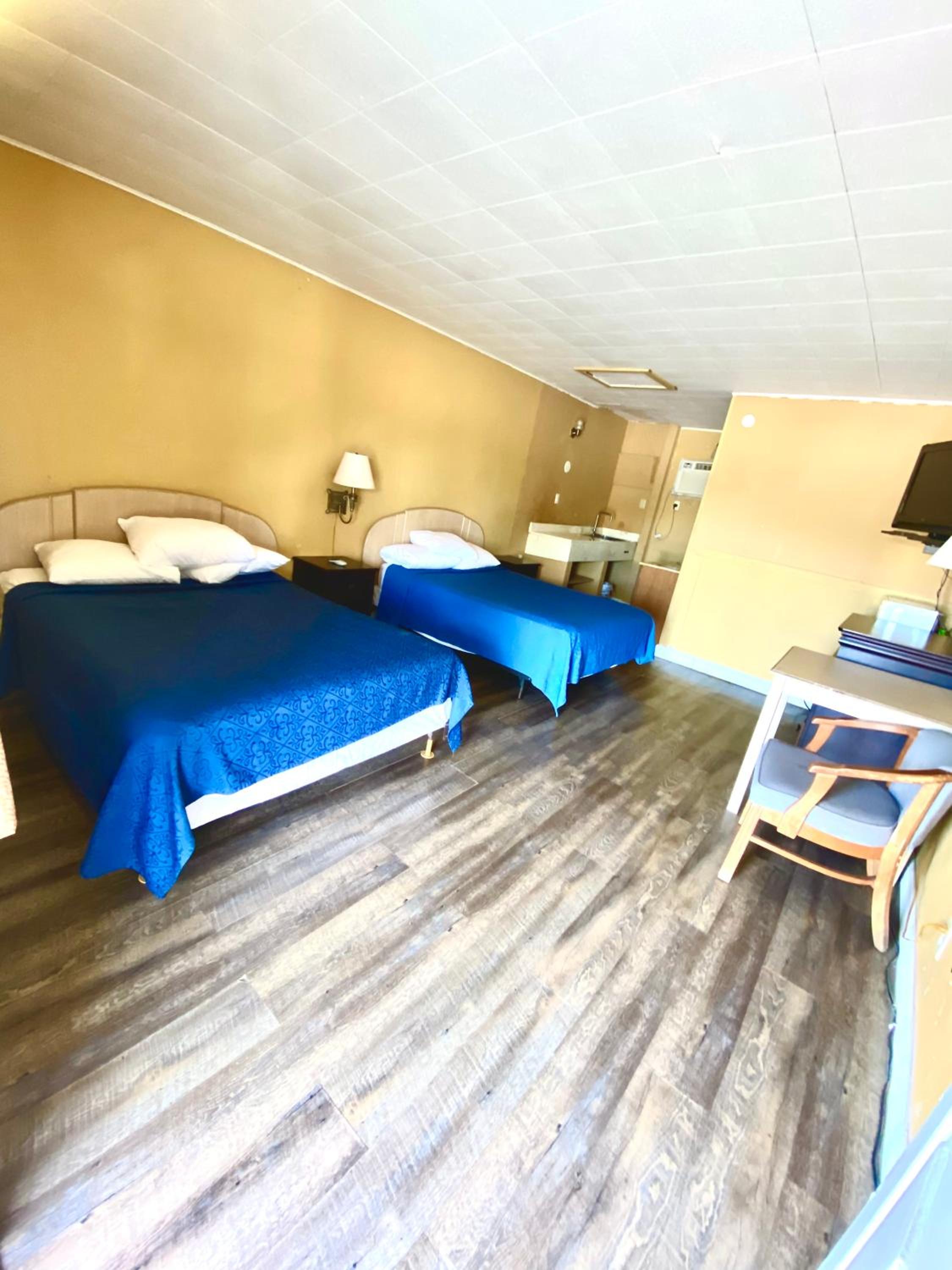 Tropic Motel view 5