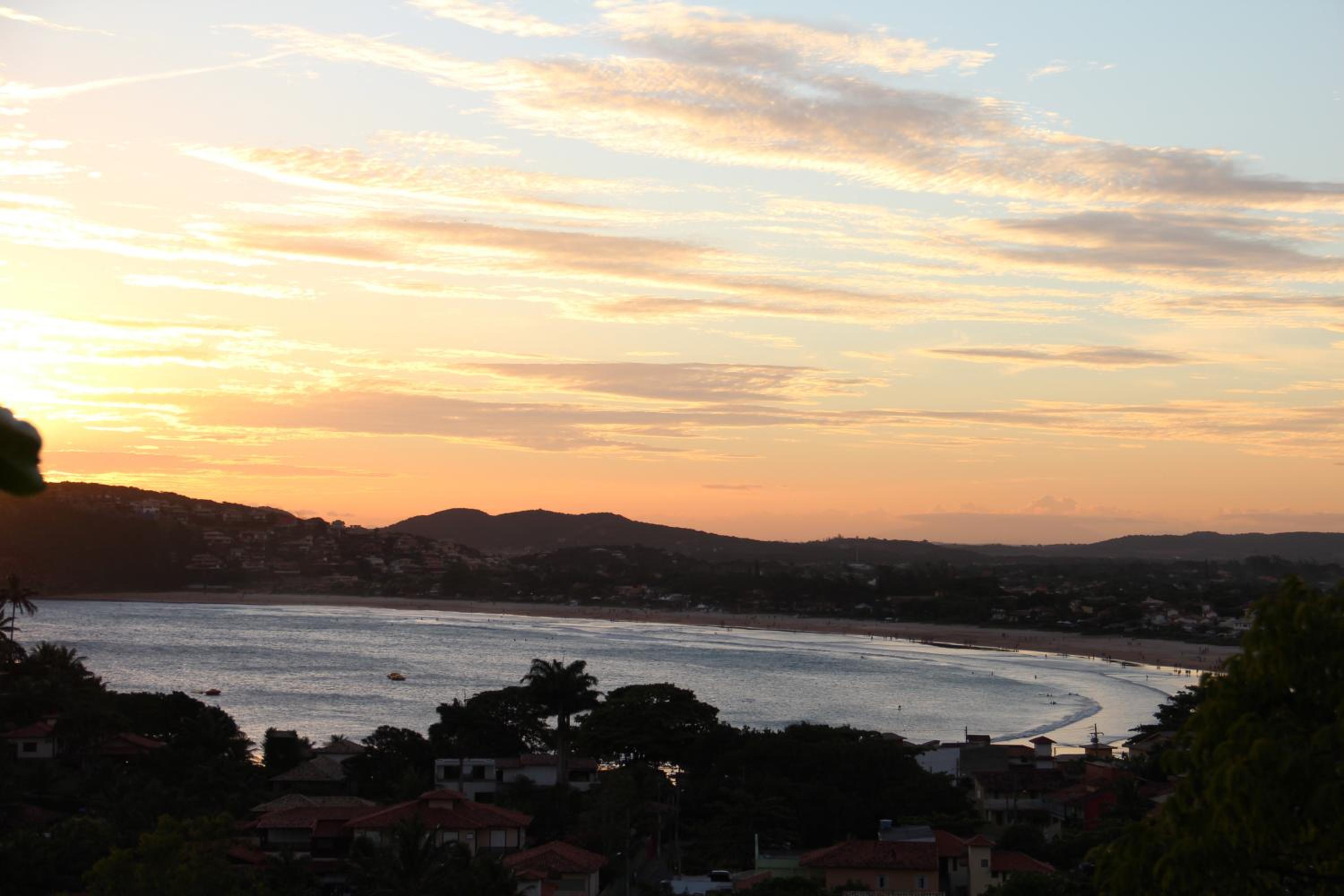 Praia da Ferradurinha Guest House