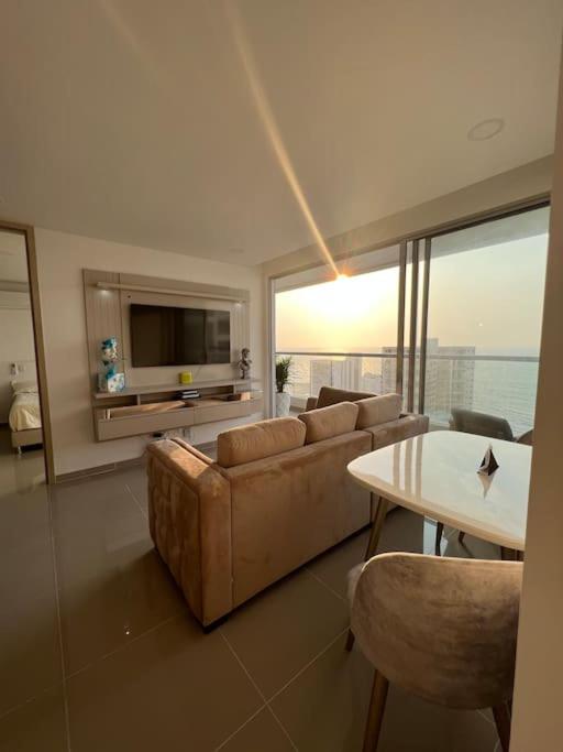 Hotel Apartamento Moderno y lujoso con vista al mar Piso 1903 - cerca a ciudad amurallada - Image 1