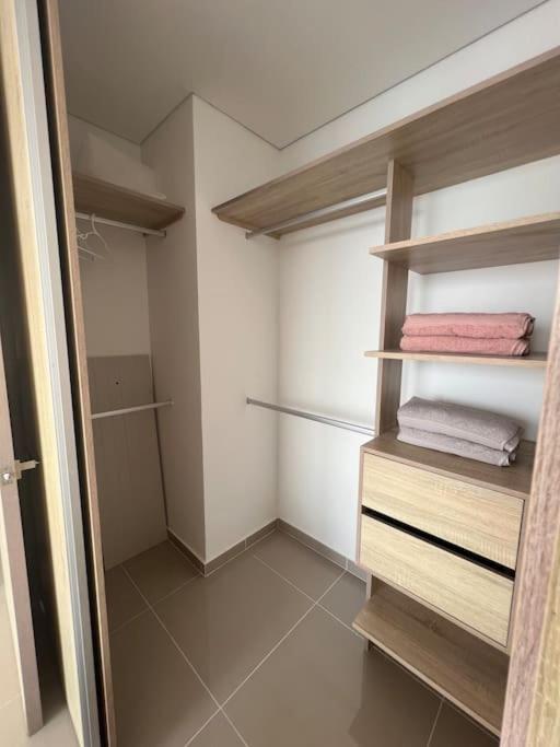 Apartamento Moderno y lujoso con vista al mar Piso 1903 - cerca a ciudad amurallada