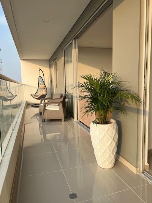 Apartamento Moderno y lujoso con vista al mar Piso 1903 - cerca a ciudad amurallada