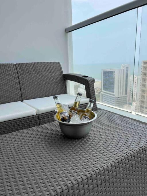 Apartamento Moderno y lujoso con vista al mar Piso 1903 - cerca a ciudad amurallada