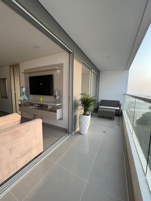 Apartamento Moderno y lujoso con vista al mar Piso 1903 - cerca a ciudad amurallada